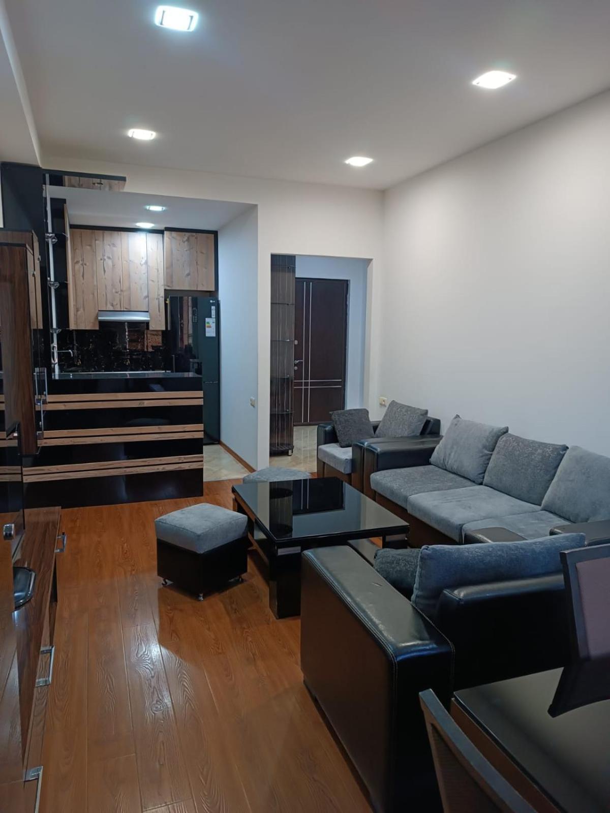 Rent Inn Yerevan On Buzand Street ภายนอก รูปภาพ